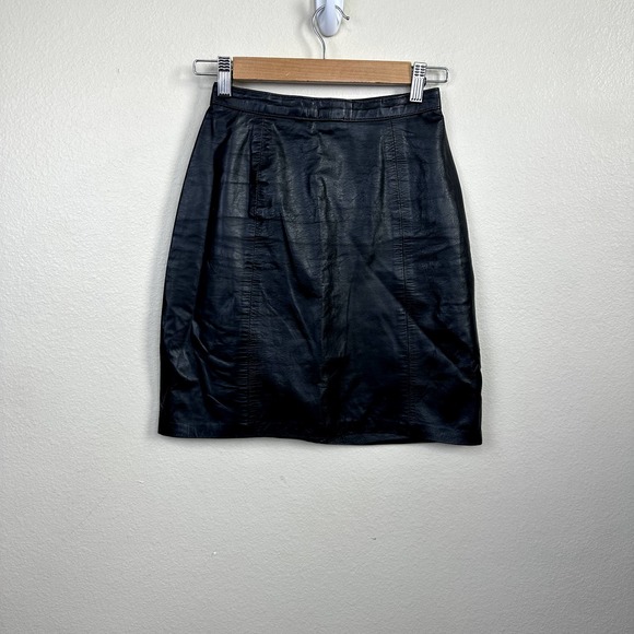 Outerwear by Phoenix Black Leather High Waist Mini Skirt Size 3 XXS - Picture 1 of 3